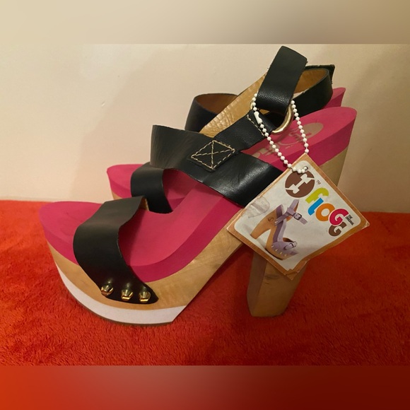 Flogg Platform Sandals (display model) - Picture 2 of 13